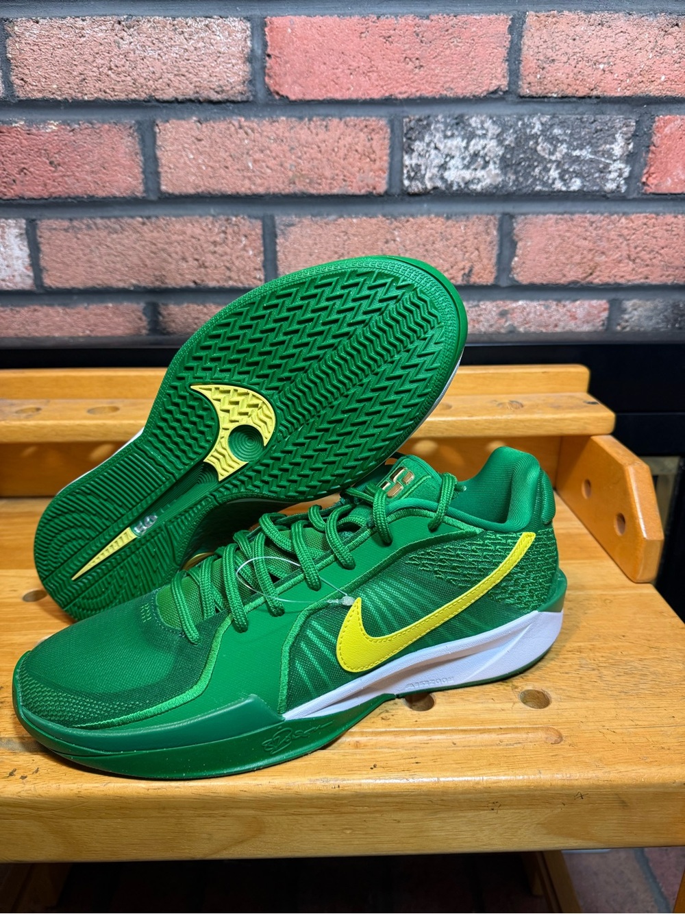 Nike Sabrina 2 Basketball Shoes Oregon Wmns Sz. 9, 10.5